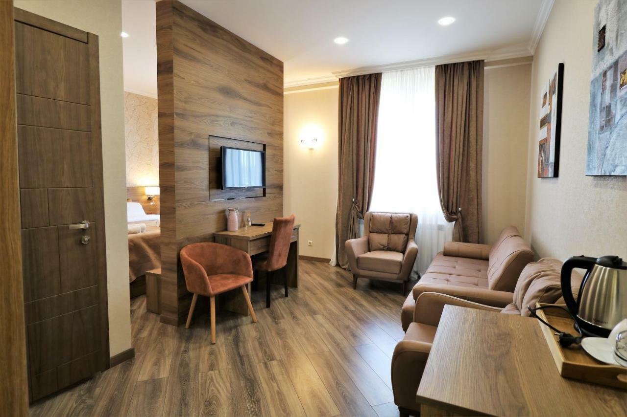 Luxury Aparthotel 5Rooms In Tbilisi Center ภายนอก รูปภาพ