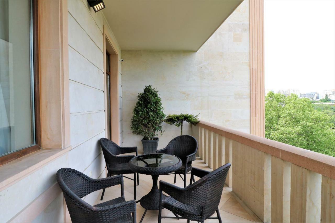 Luxury Aparthotel 5Rooms In Tbilisi Center ภายนอก รูปภาพ